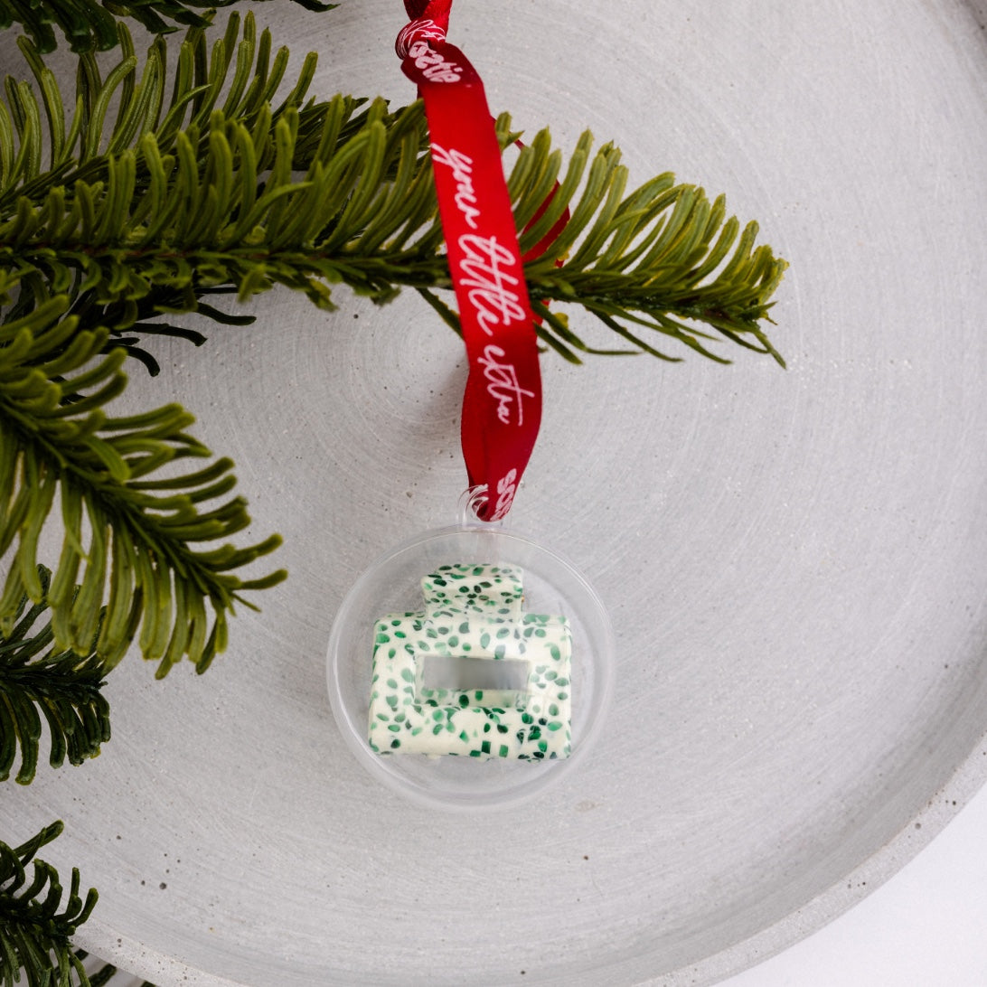 1. Christmas - Lib Olive Dott